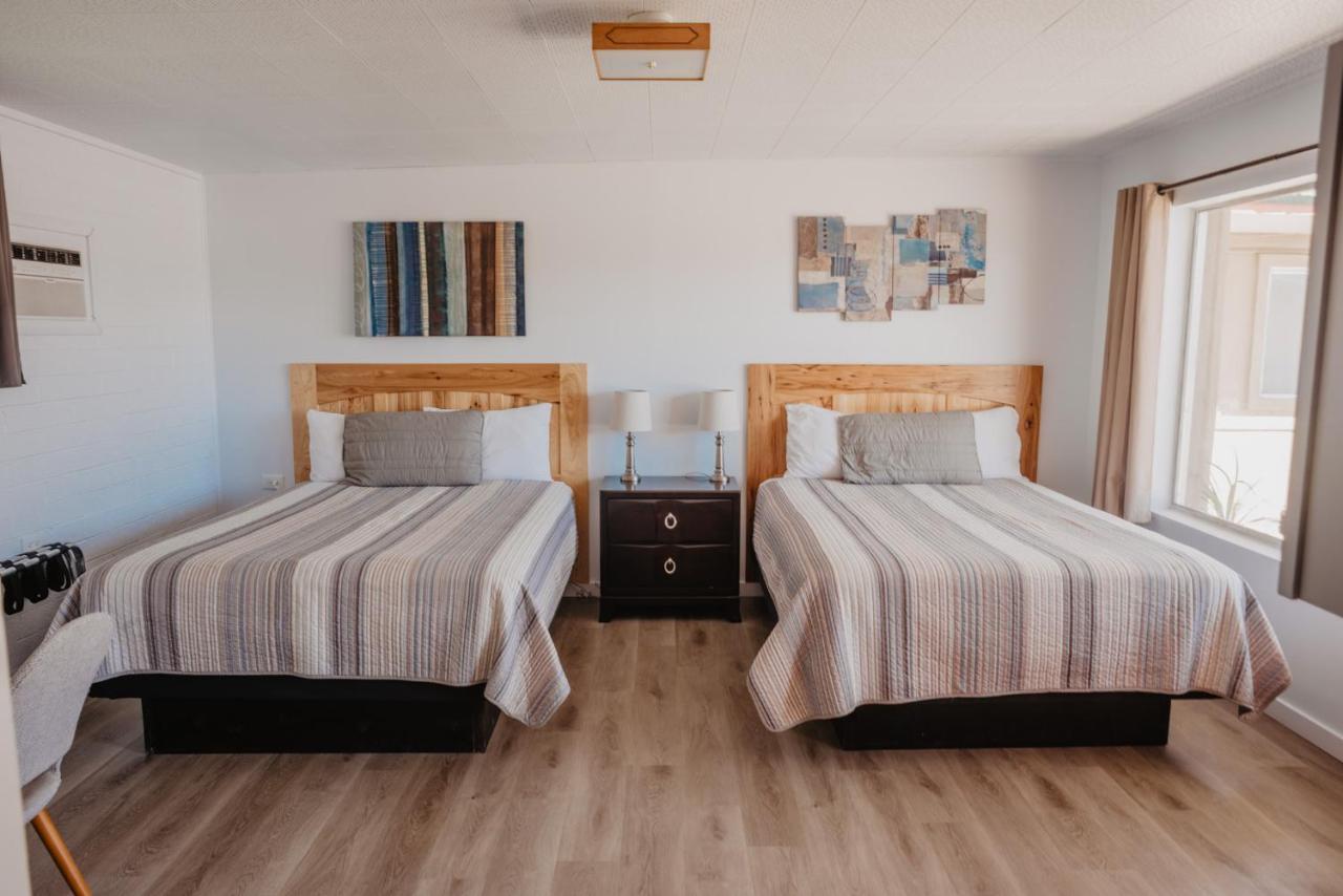 Lamplighter Lodge パンギッ​​チ エクステリア 写真